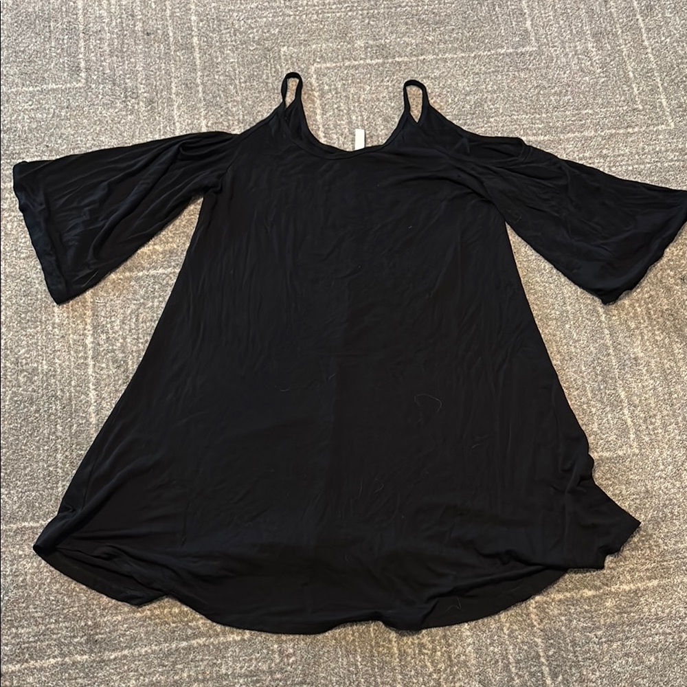 Chic Black Cold Shoulder Dress